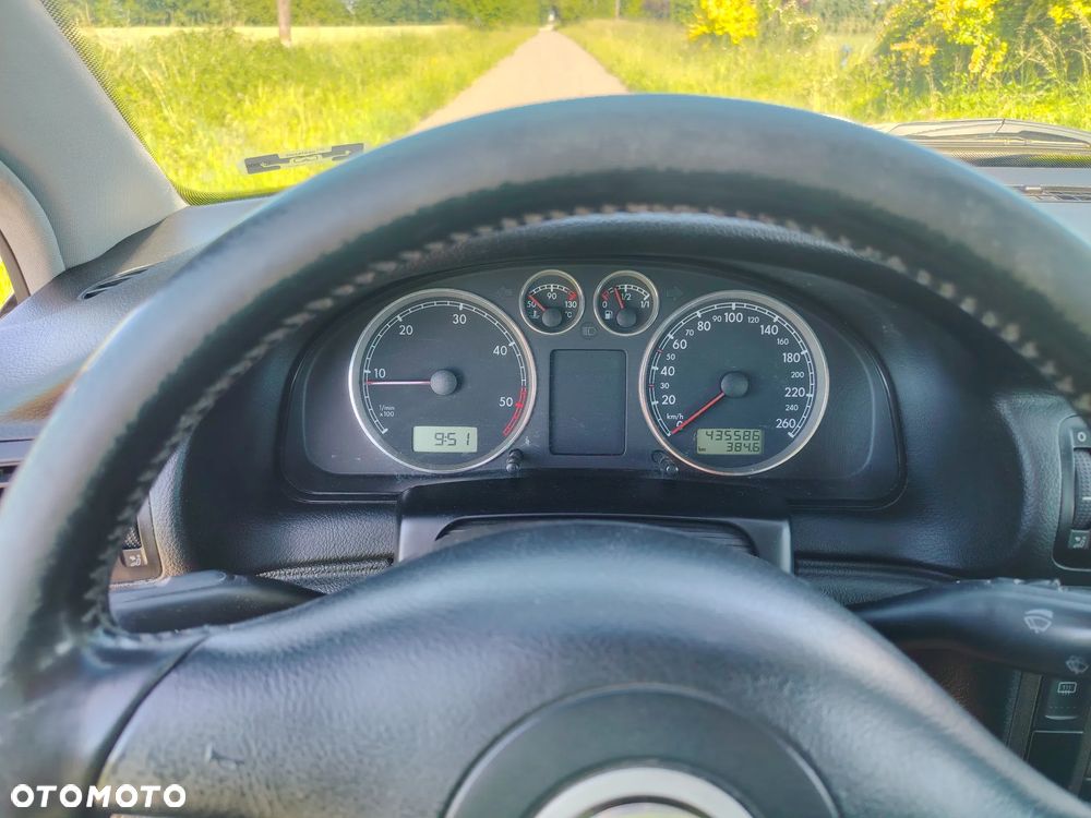 Volkswagen Passat 1.9 TDI Basis - 7