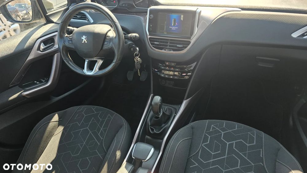 Peugeot 2008 1.6 e-HDi Style S&S - 9