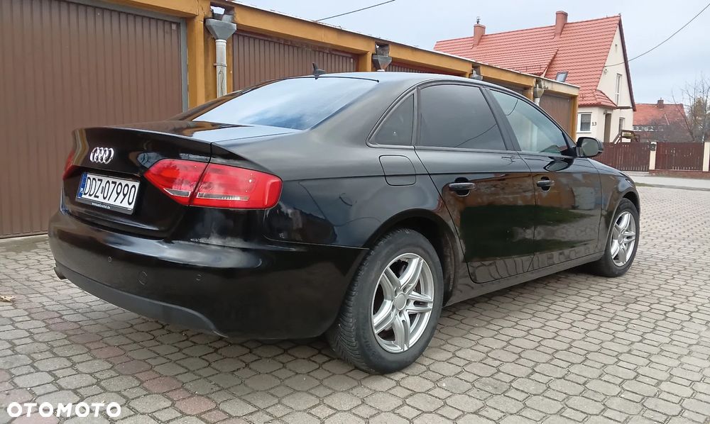 Audi A4 Limousine - 4