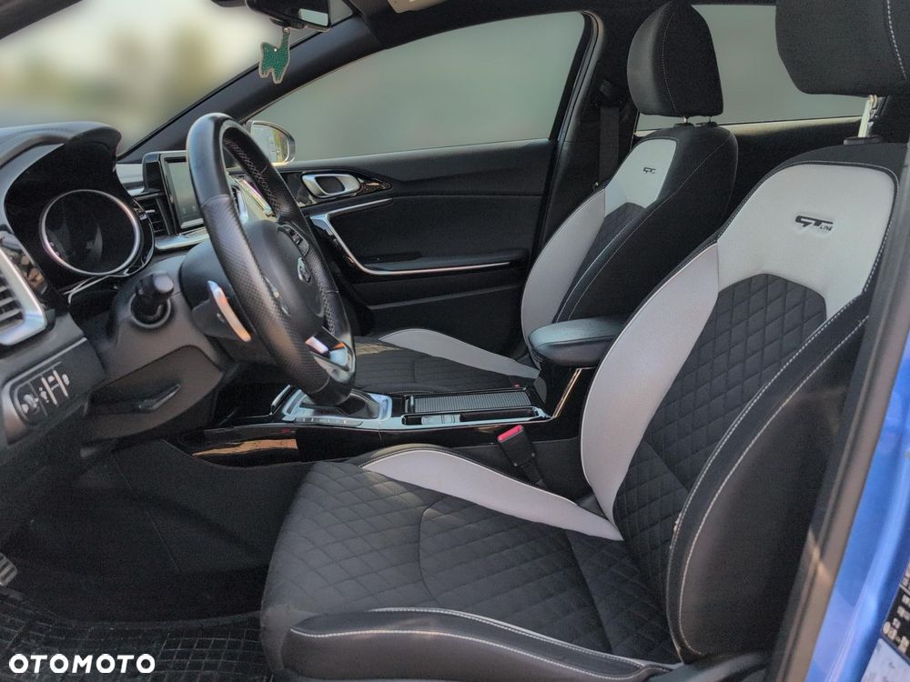 Kia ProCeed - 15