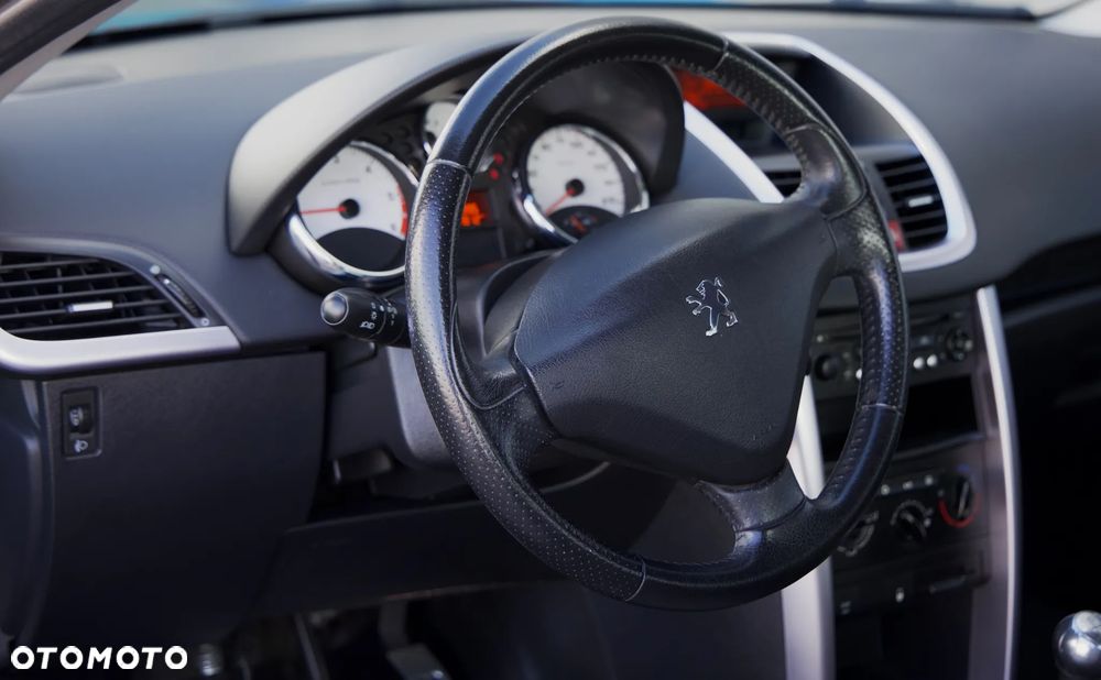 Peugeot 207 Cc 2010 photo 3