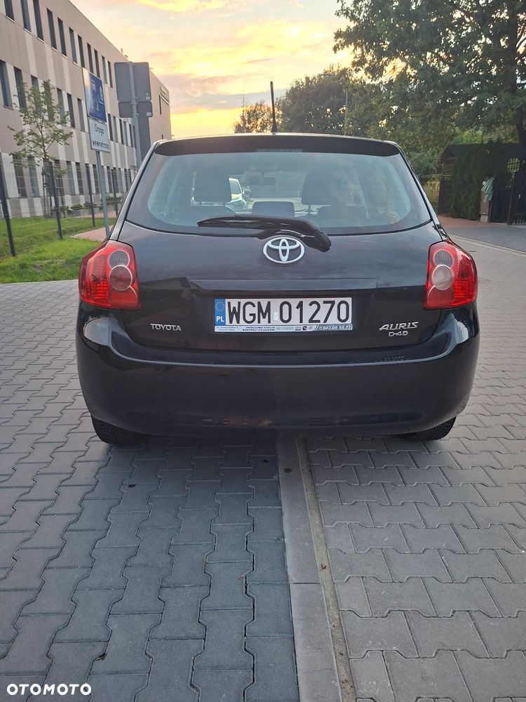 Toyota Auris 2.0 D-4D - 2