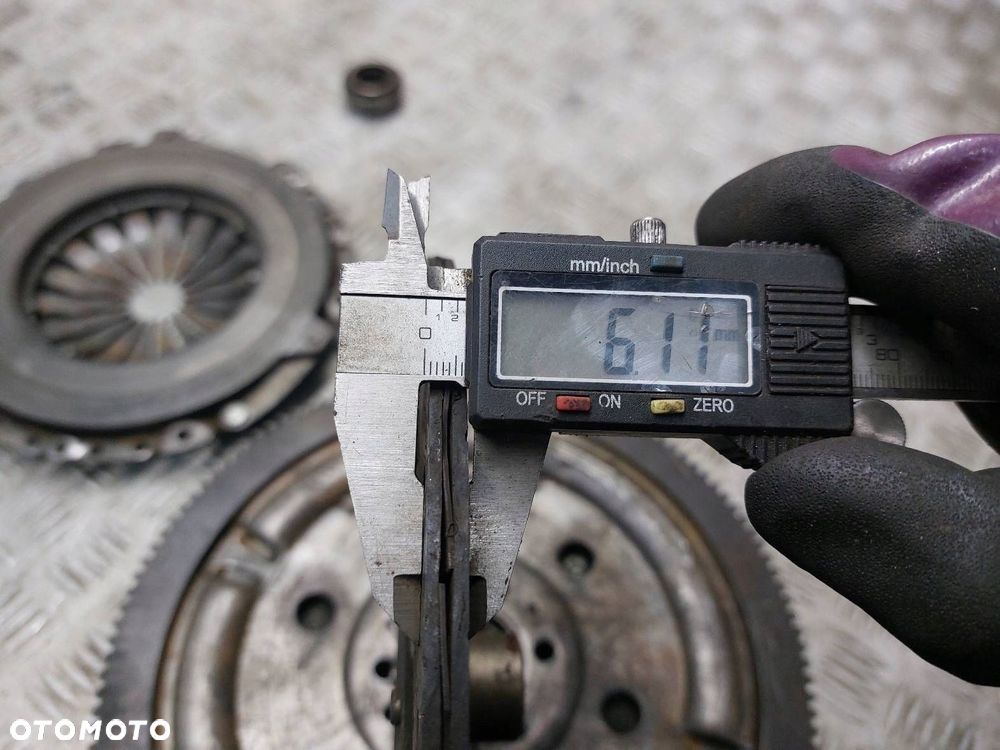 KOŁO DWUMASOWE + TARCZA + DOCISK + ŁOŻYSKO PEUGEOT 307 I 1.6 HDI - 8