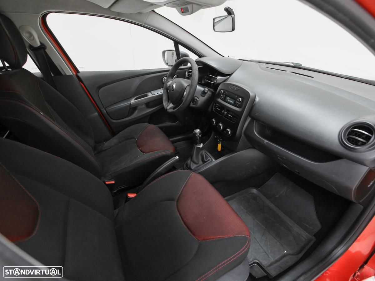 Renault Clio Van - 10