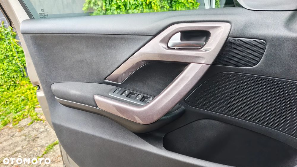 Peugeot 2008 PureTech 110 Stop&Start Allure - 34