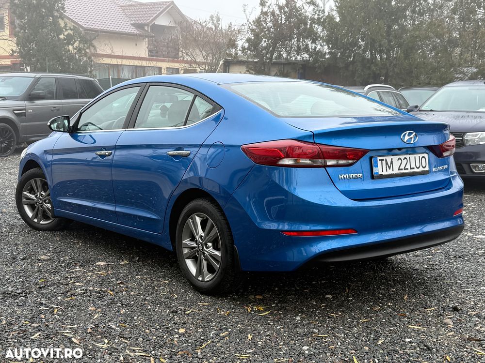 Hyundai Elantra 1.6 CRDI Exclusive - 2