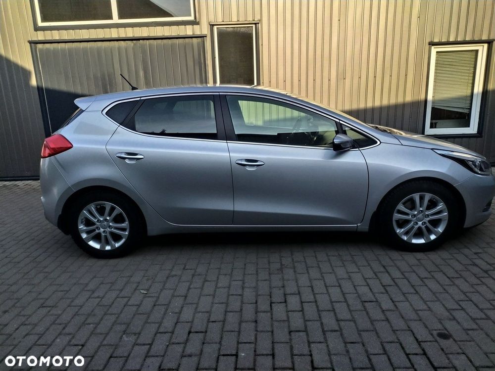 Kia Ceed 1.6 GDI ISG Dream-Team Edition - 8