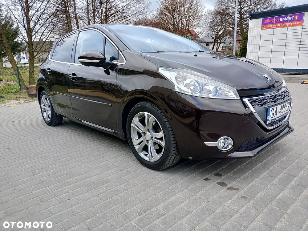 Peugeot 208 - 12