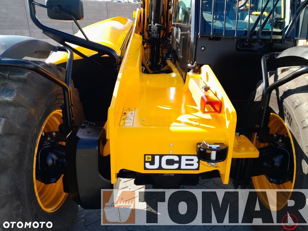 JCB 560-80 2023R agri - 13