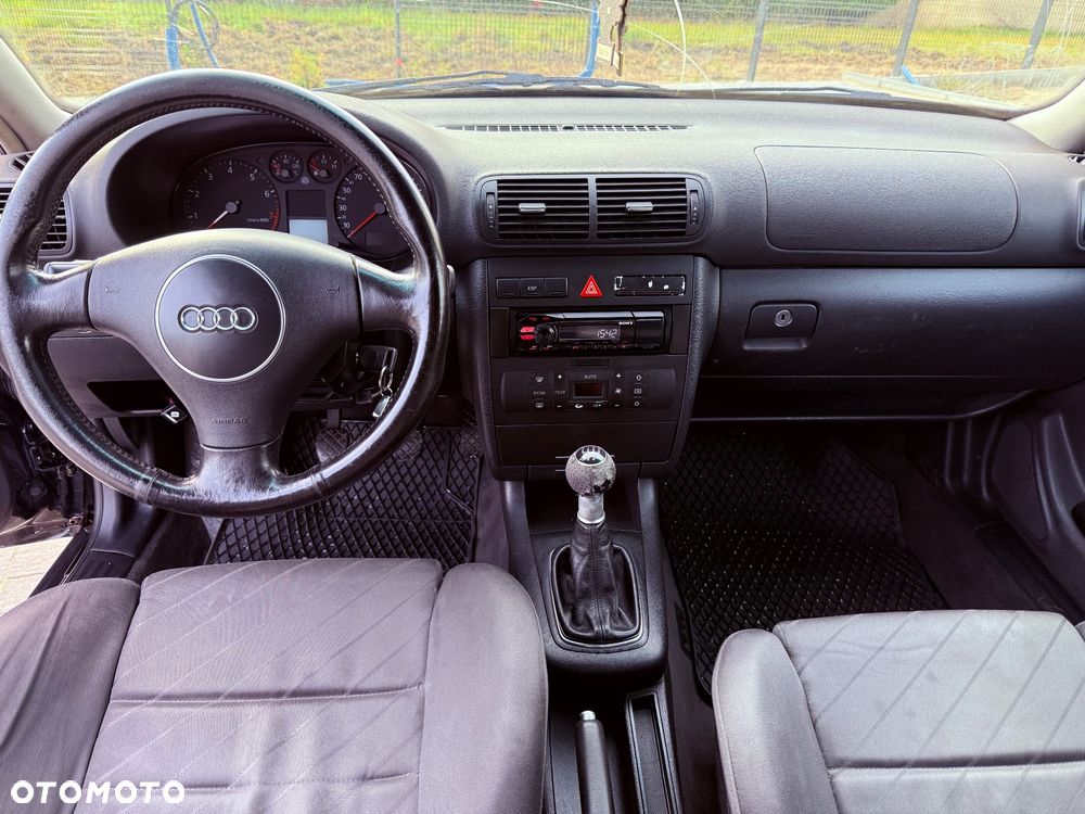 Audi A3 3-drzwiowe 1.6 Attraction - 7