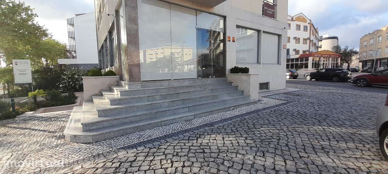 Loja/Escritórios para Arrendamento em Fátima – Rotunda dos Pastorinhos - Grande imagem: 4/8