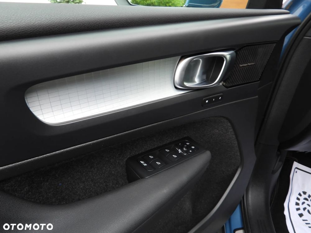 Volvo XC 40 B3 B DKG Plus Bright - 38