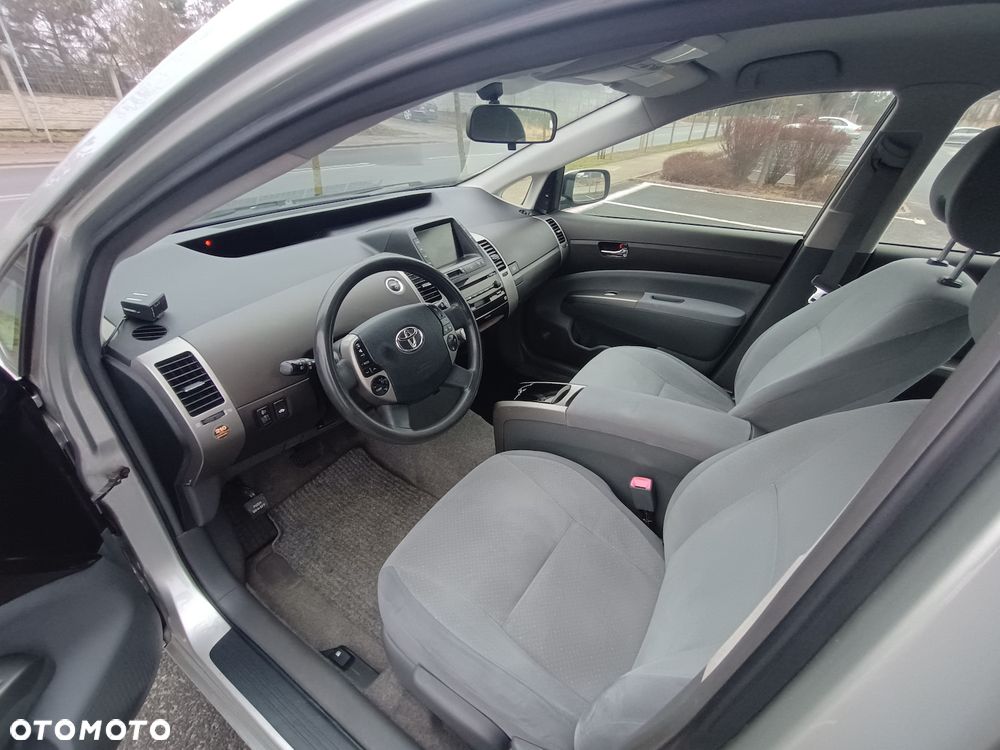 Toyota Prius 1.5 VVT-i Prestige - 11