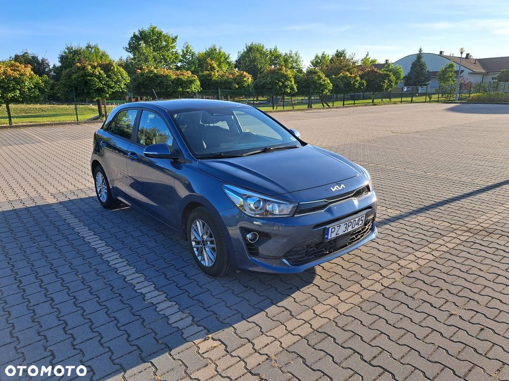 Kia Rio 1.2 L - 1