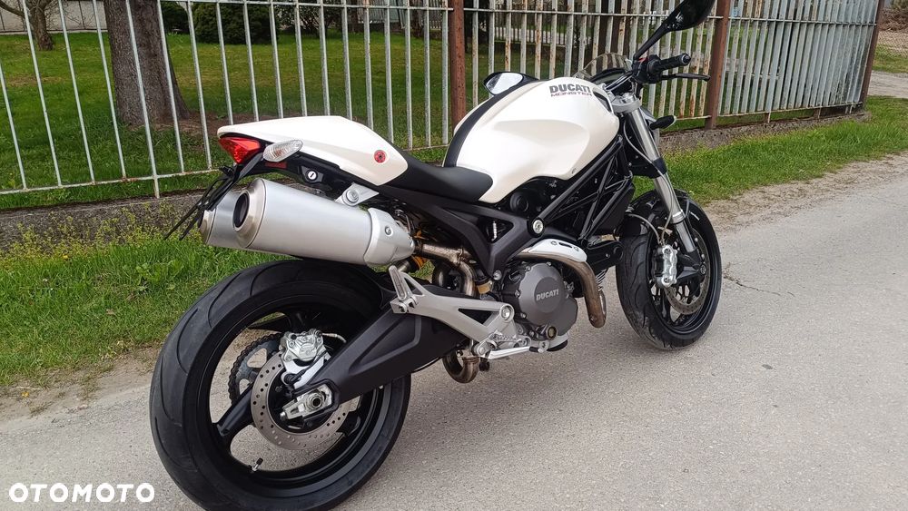 Ducati Monster - 4