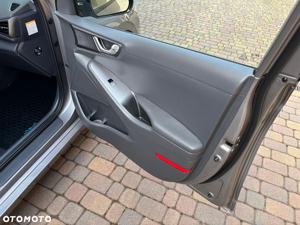 Hyundai IONIQ - 28