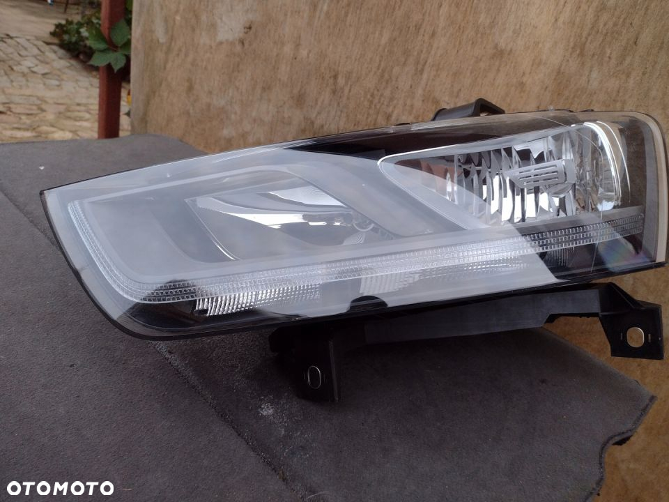lampa audi q3 8U lewa ze ślizgiem eu cała - 2