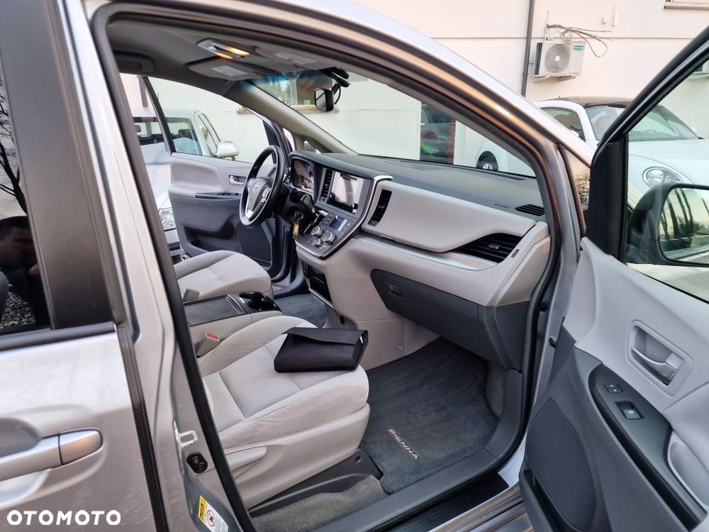 Toyota Sienna - 15