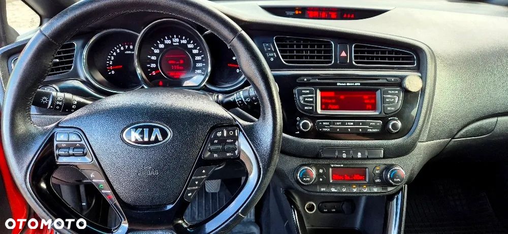 Kia Ceed Cee'd 1.6 GDI L - 17