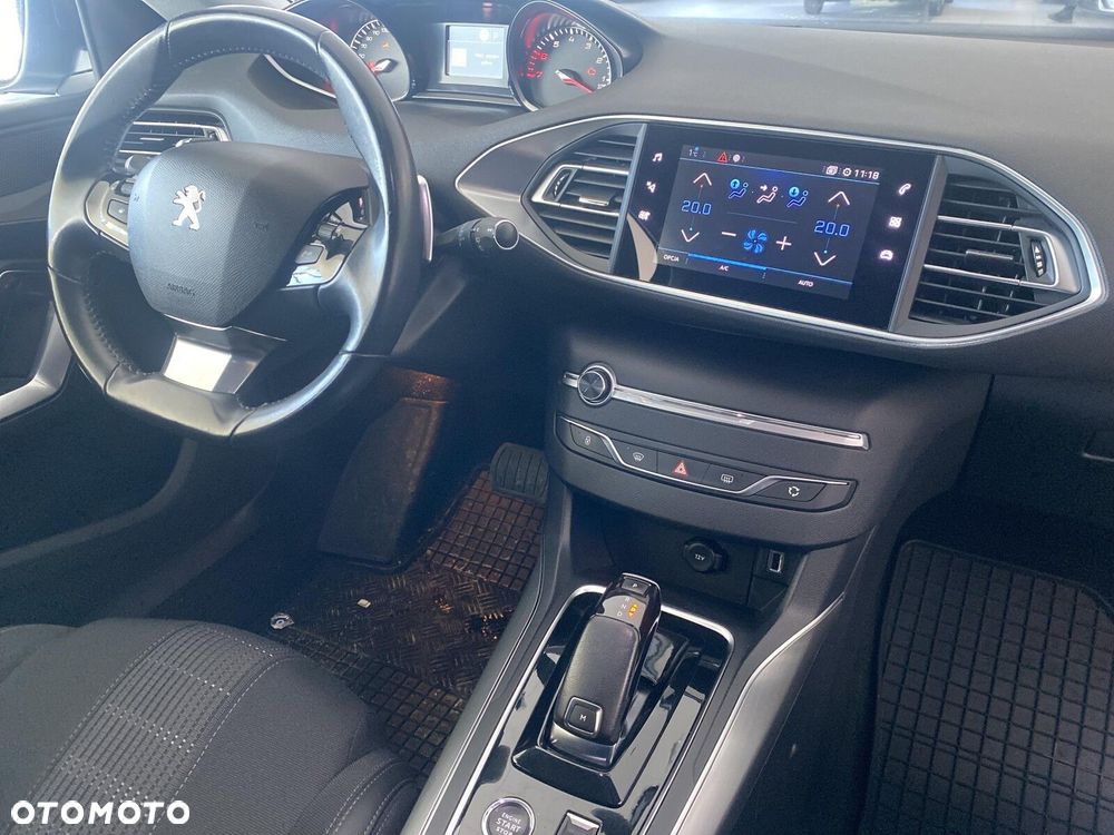 Peugeot 308 - 25