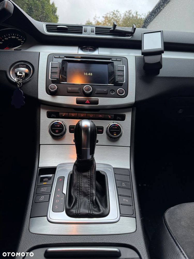 Volkswagen Passat Variant 2.0 TDI DSG BlueMotion Technology Comfortline - 14