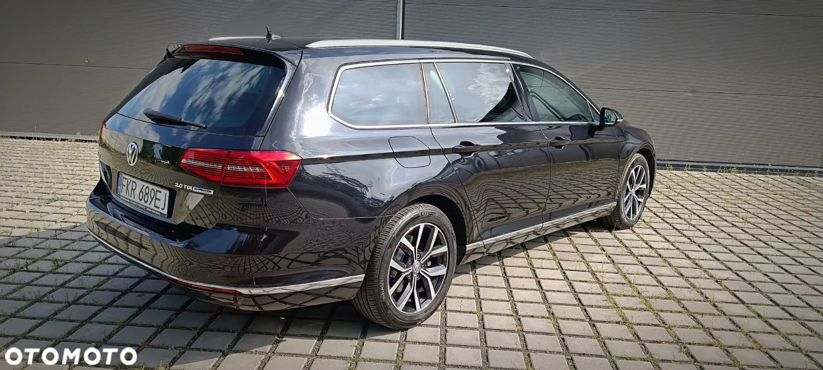 Volkswagen Passat - 4