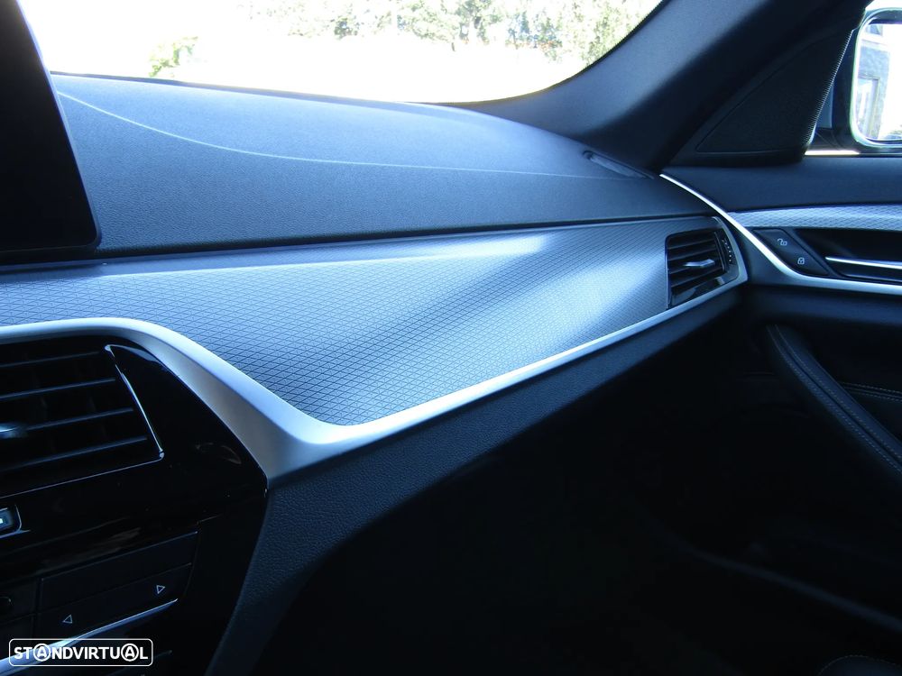 BMW 530 e Pack M - 21