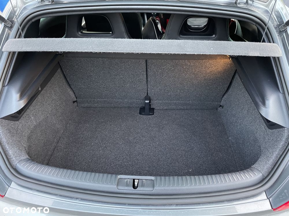 Volkswagen Scirocco 2.0 TDI Blue Motion Technologie Club - 9