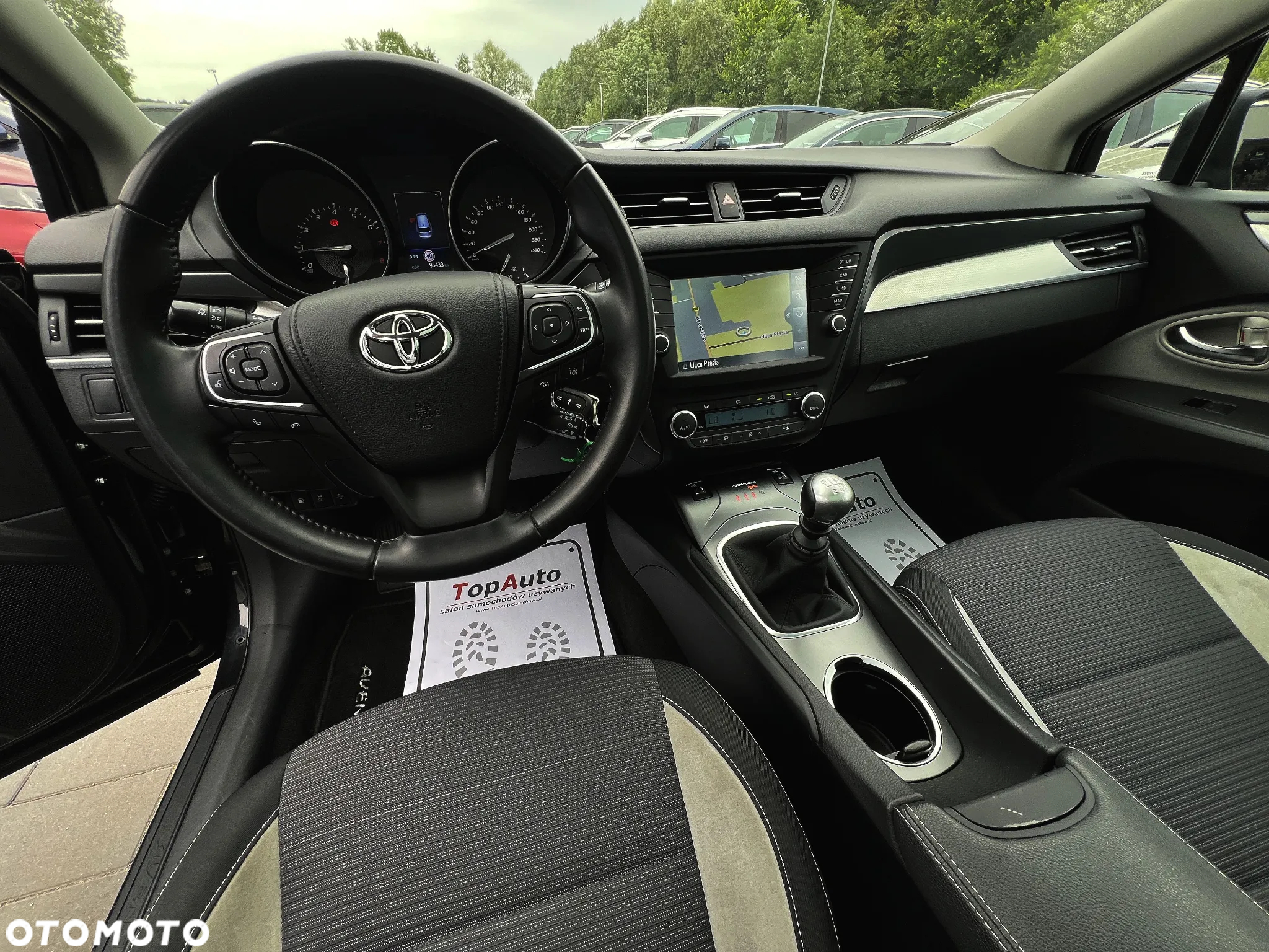 Toyota Avensis 1.8 Premium - 26