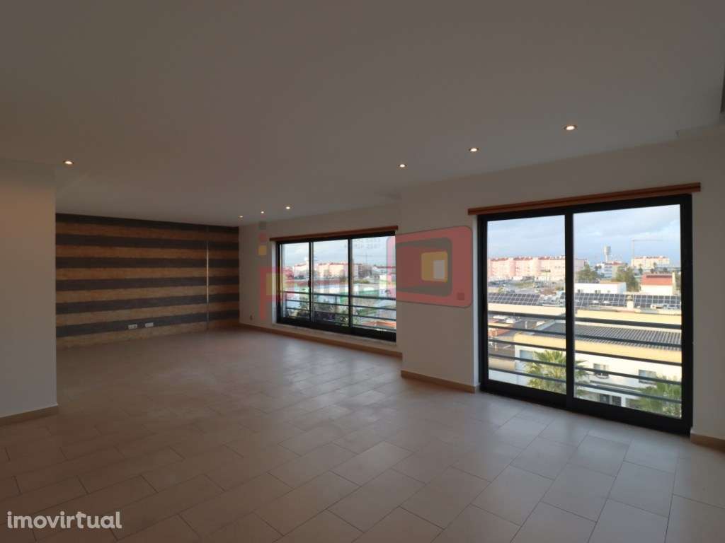 APARTAMENTO DUPLEX T3 - MONTIJO - Grande imagem: 2/36