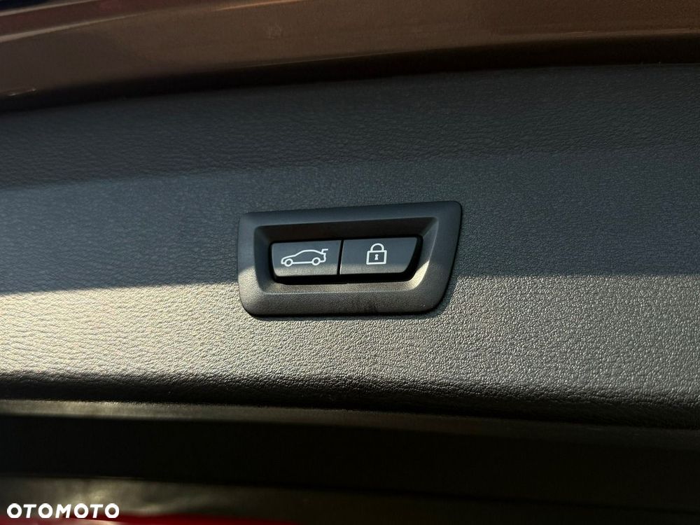 BMW X1 sDrive18i xLine - 36