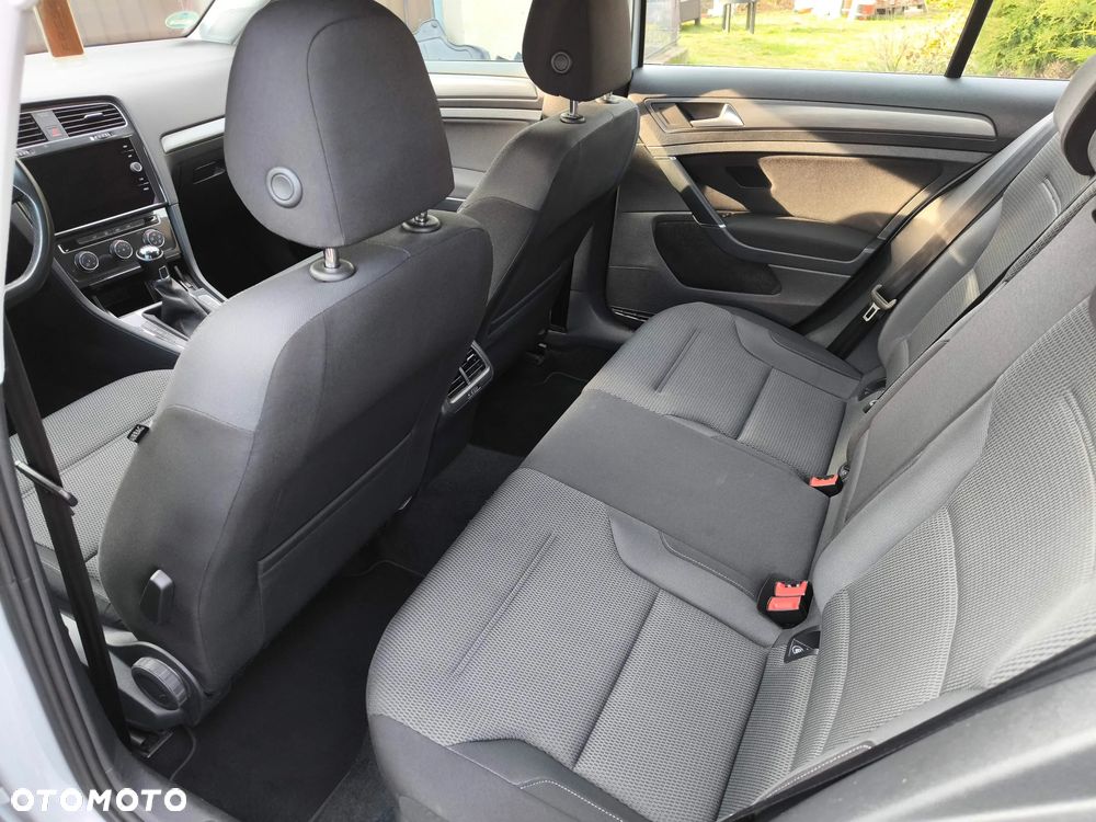 Volkswagen Golf 2.0 TDI (BlueMotion Technology) Comfortline - 26