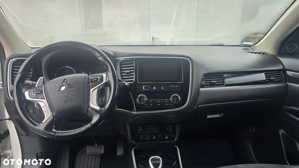 Mitsubishi Outlander 2.0 4WD - 4