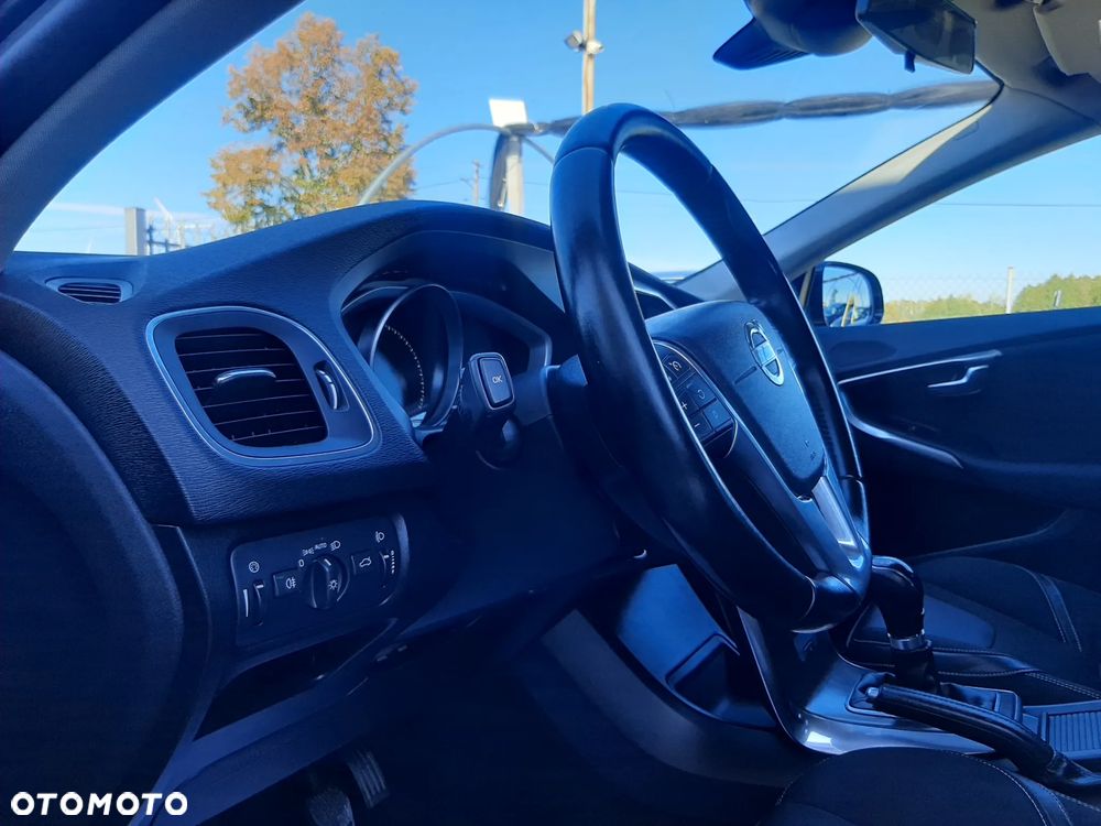 Volvo V40 D2 Momentum - 18