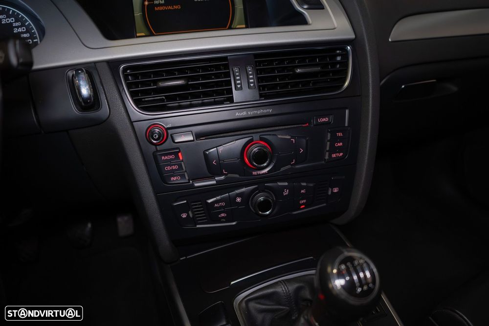 Audi A4 2.0 TDI Advance - 33