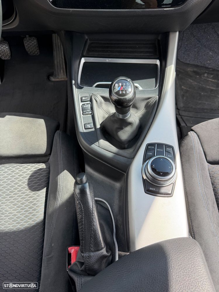 BMW 116 d Pack M - 21