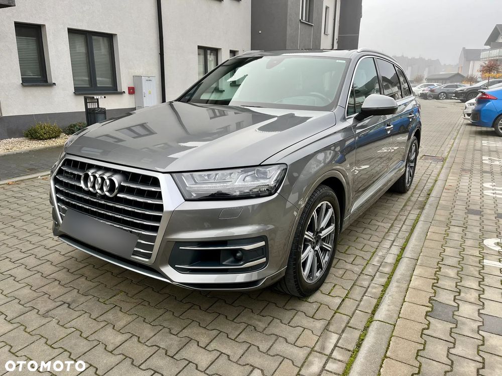 Audi Q7 - 1