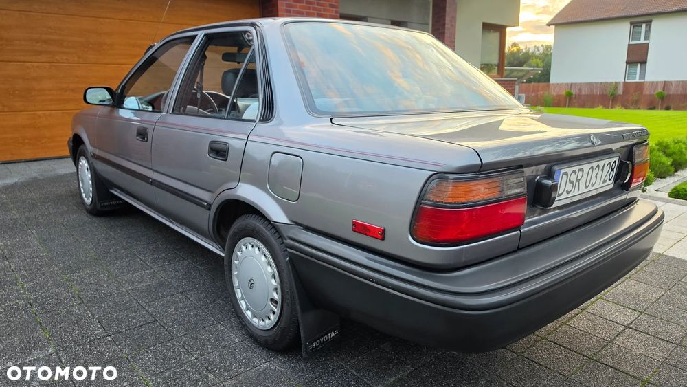 Toyota Corolla 1.6 GL - 5