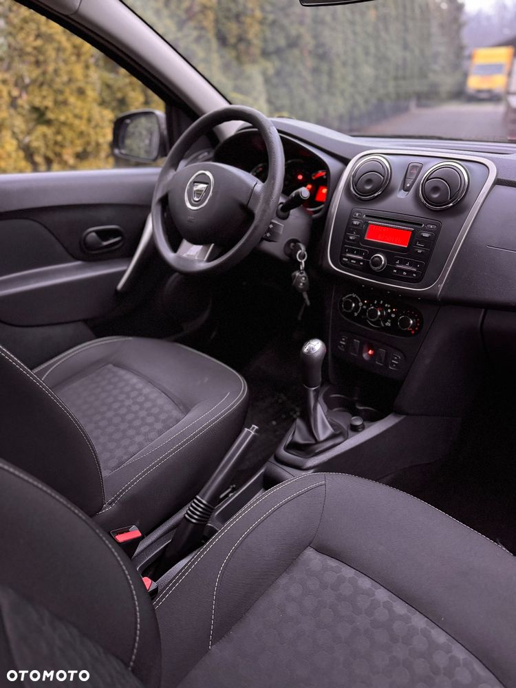 Dacia Logan 1.2 16V 75 Laureate - 10