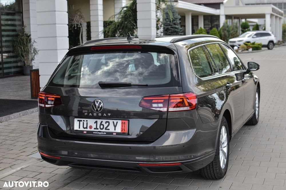 Volkswagen Passat Variant 2.0 TDI SCR DSG BlueMotion Comfortline - 19