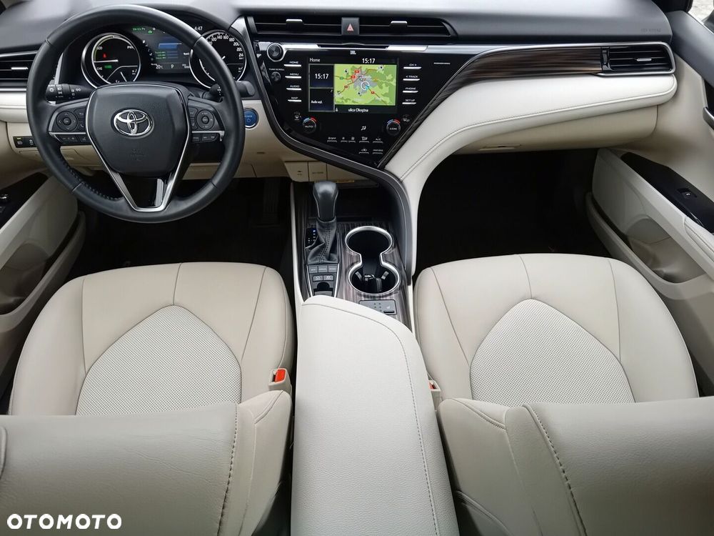 Toyota Camry 2.5 Hybrid Executive CVT - 9