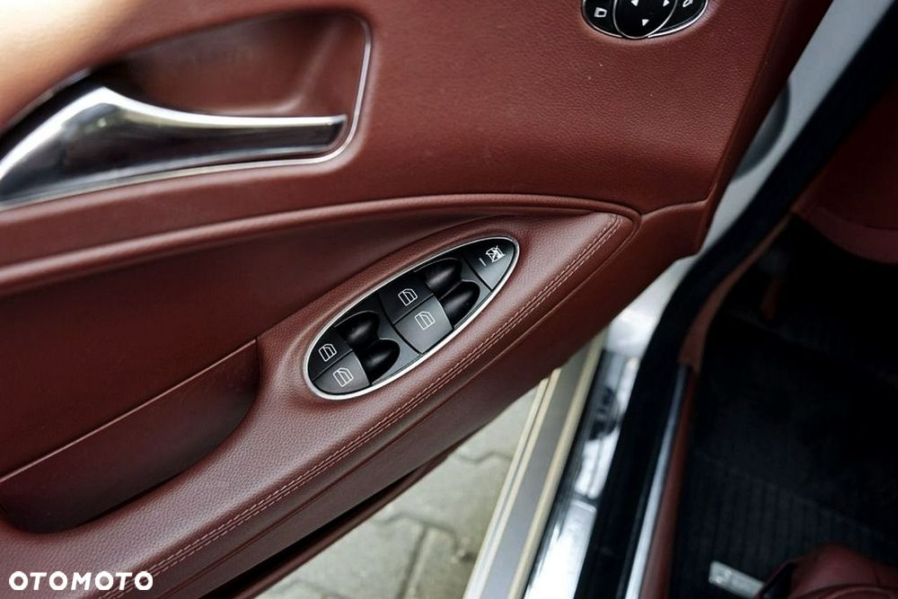 Mercedes-Benz CLS - 16