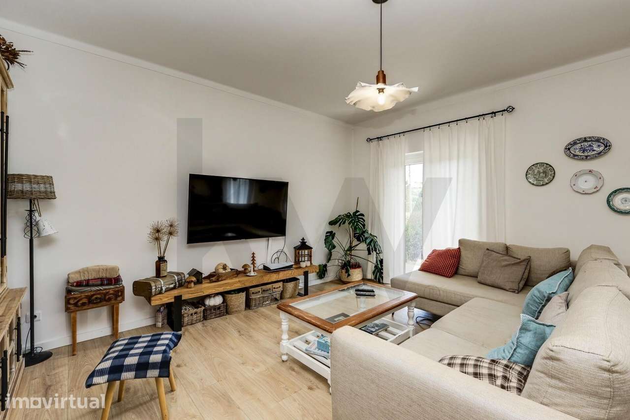 Moradia T4 na Zona Oeste com Piscina de Água Salgada e Jardim - Grande imagem: 5/49