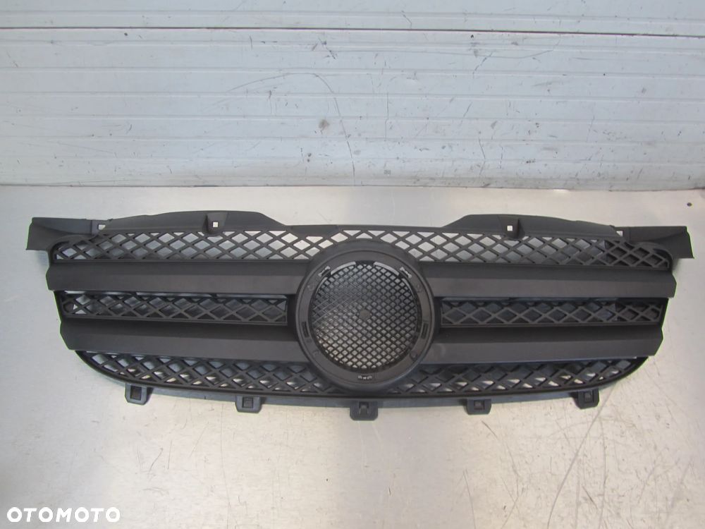 Mercedes Sprinter 906 grill-atrapa - 1