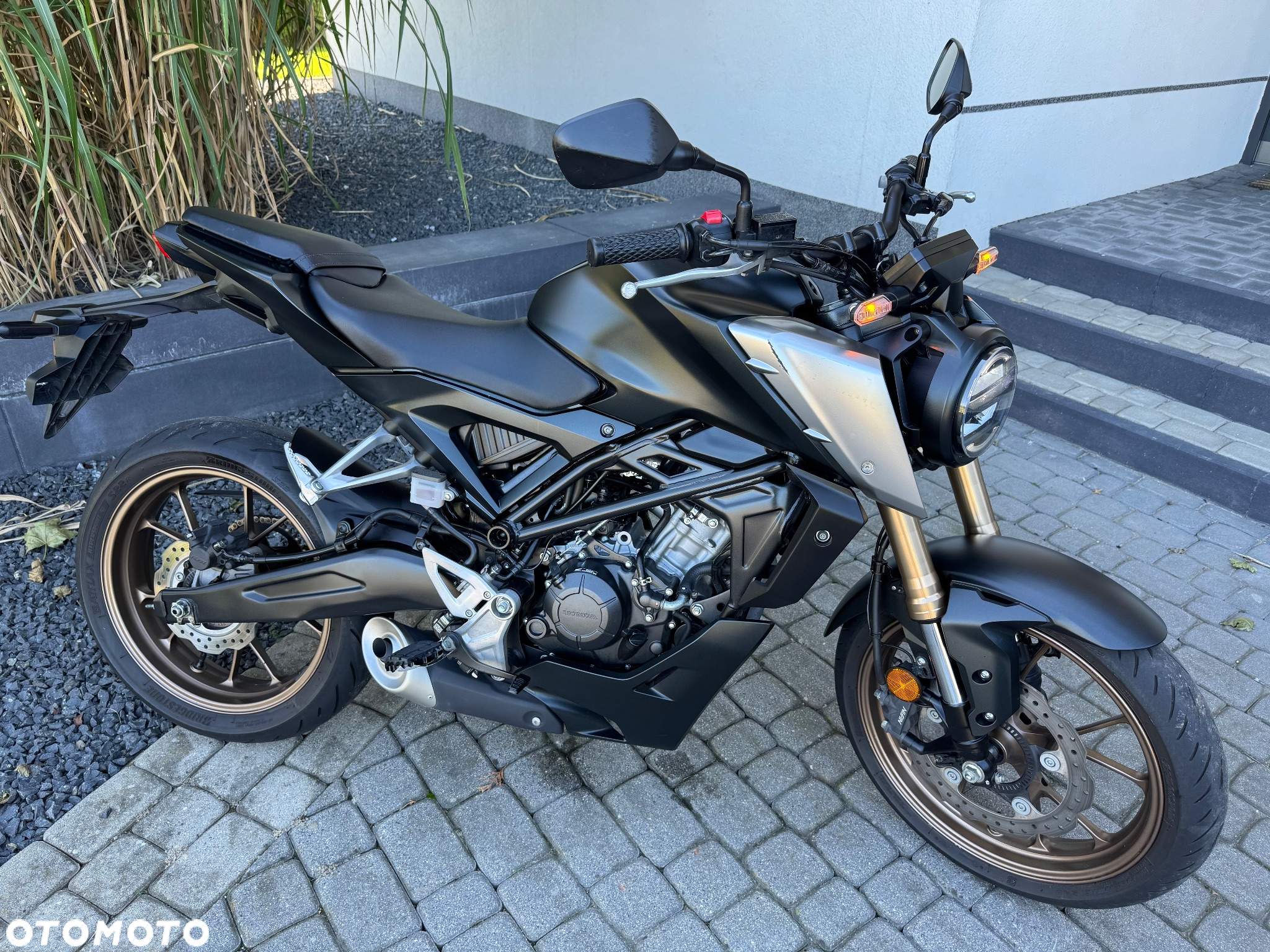 Honda CB - 10
