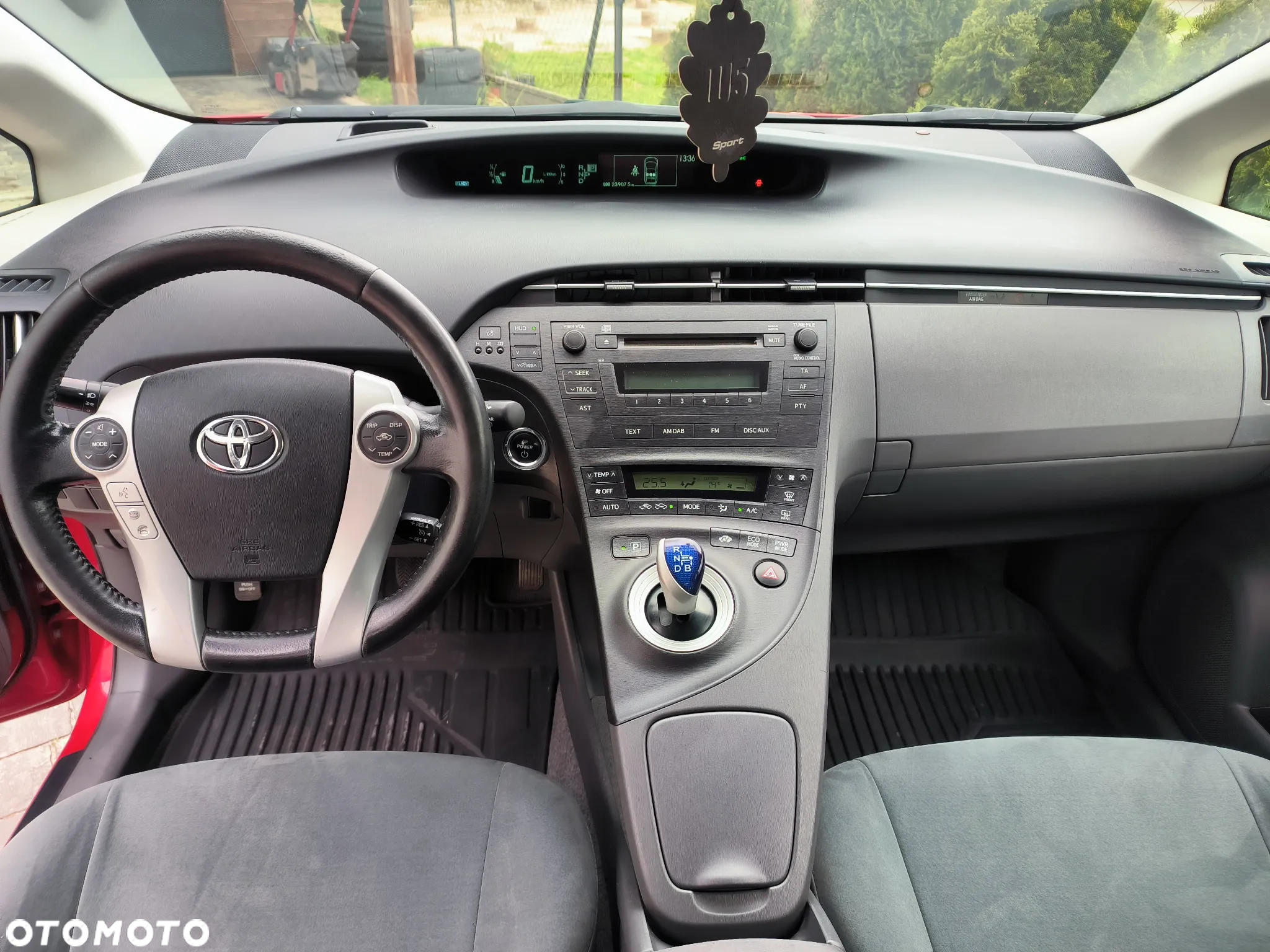 Toyota Prius 1.8 HSD Life - 11