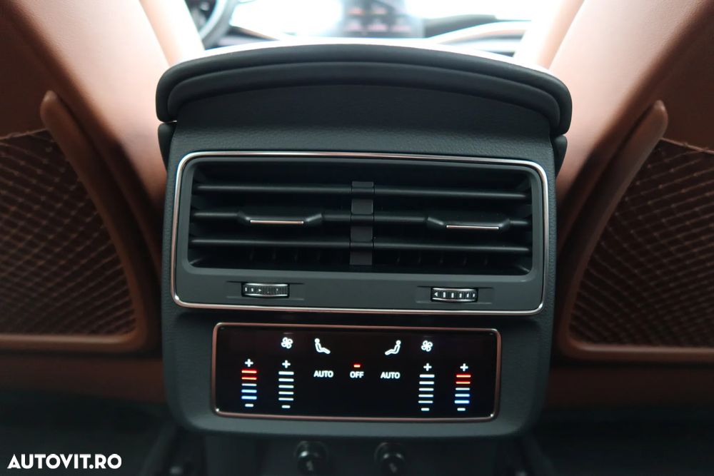 Audi Q8 55 TFSI quattro Tiptronic MHEV - 22