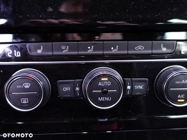 Volkswagen Golf VII 2.0 TDI BMT Highline DSG - 16