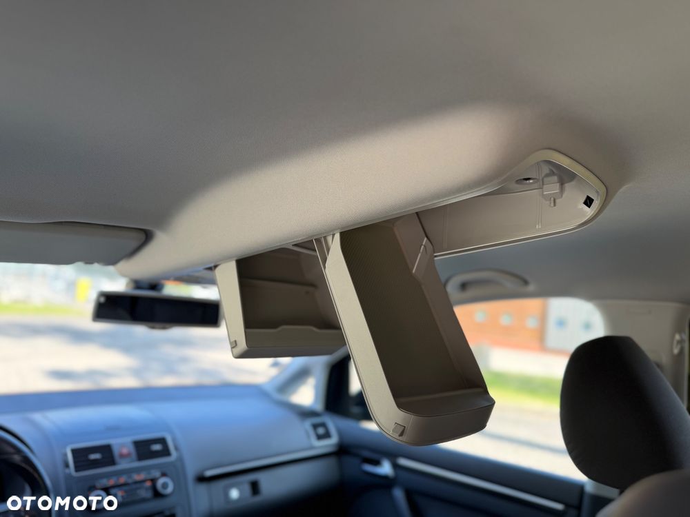 Volkswagen Touran 2.0 TDI Highline - 33
