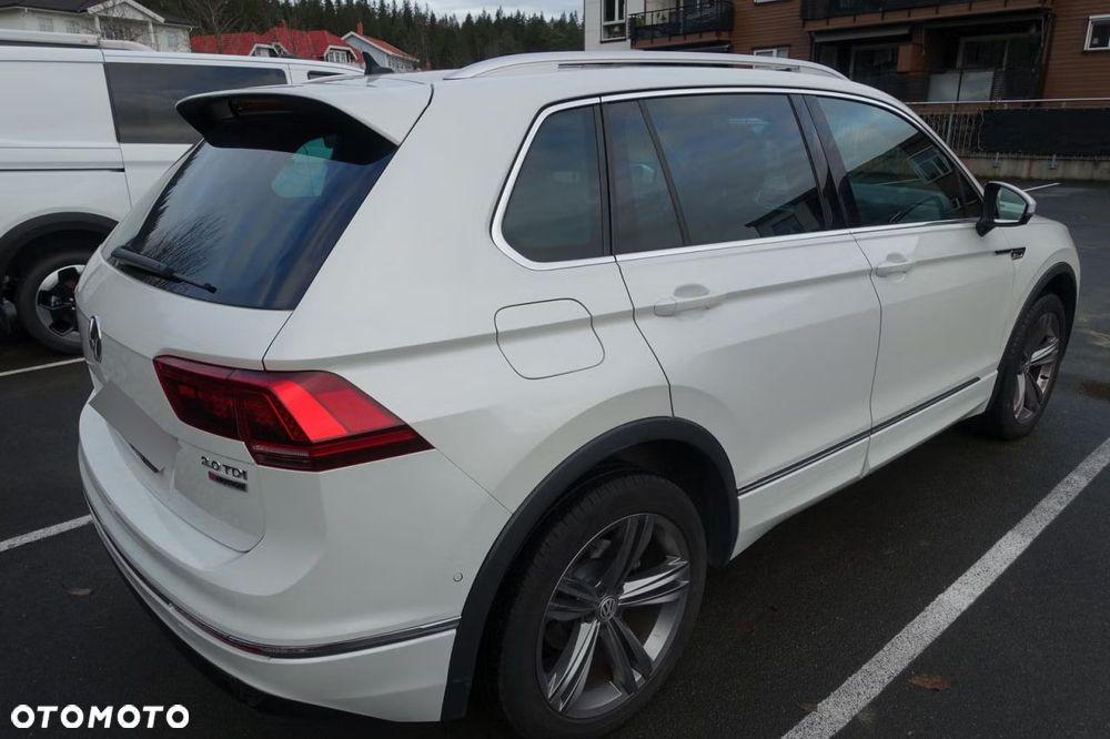 Volkswagen Tiguan 2.0 TDI SCR 4MotION DSG R-Line - 8